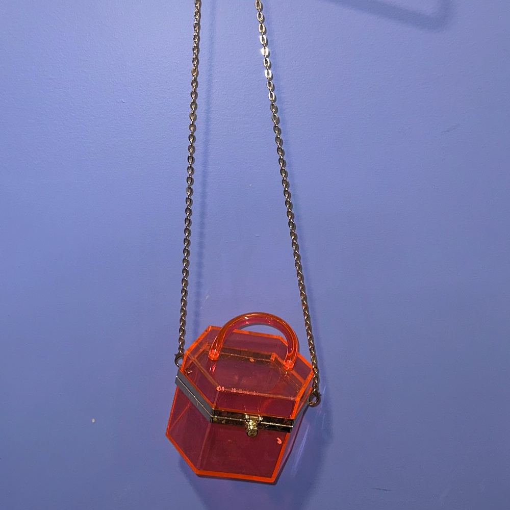 Hot pink purse - Picture 3 of 7